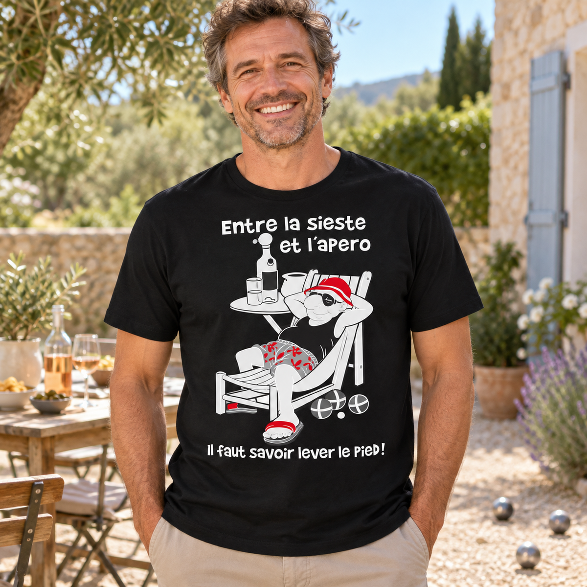 T-shirt homme humour pétanque – Entre la sieste et l’apéro, faut savoir lever le pied